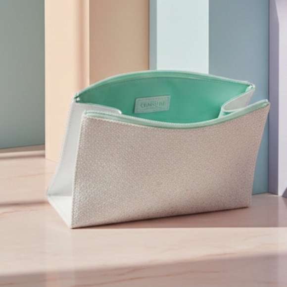 Sparkling Pouch with Silver Eyelash Enhansing Clinique - New ! - Picture 3 of 4